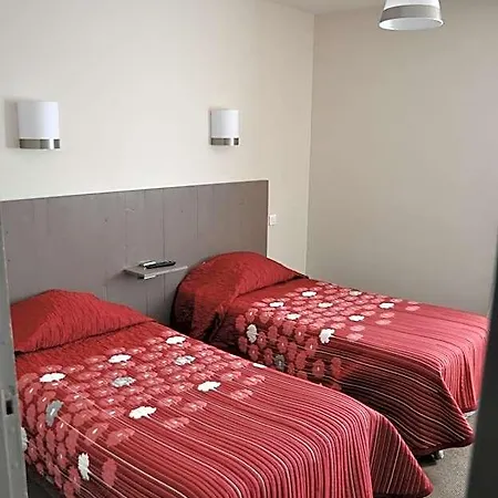 Des Platanes Hotell 2*