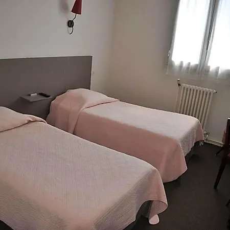 Des Platanes Hotell 2*